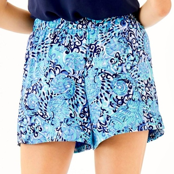 Lilly Pulitzer Mylee Tie Front Shorts Women’s Size 00 Tropical Print Beach Blue - Picture 2 of 10